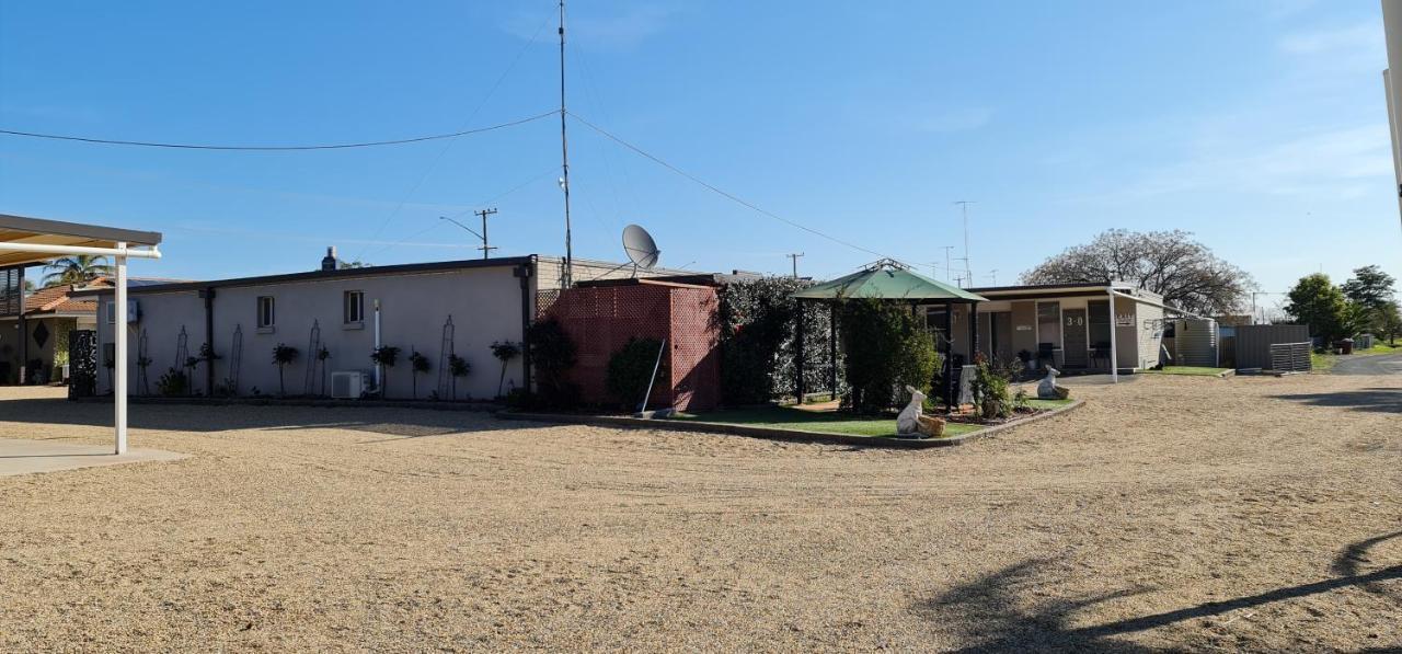 Cameo Inn Motel West Wyalong Exteriör bild